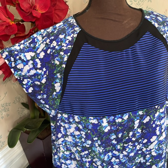 NWOT Diane von Furstenbergerg DVF Floral Striped 100% Silk Blouse M - Picture 2 of 6